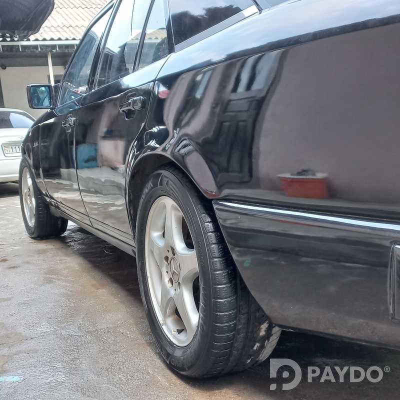 Mercedes-Benz C-class • 1985 y • 2.0 l • Manual • Sedan • Rear-wheel • Petrol