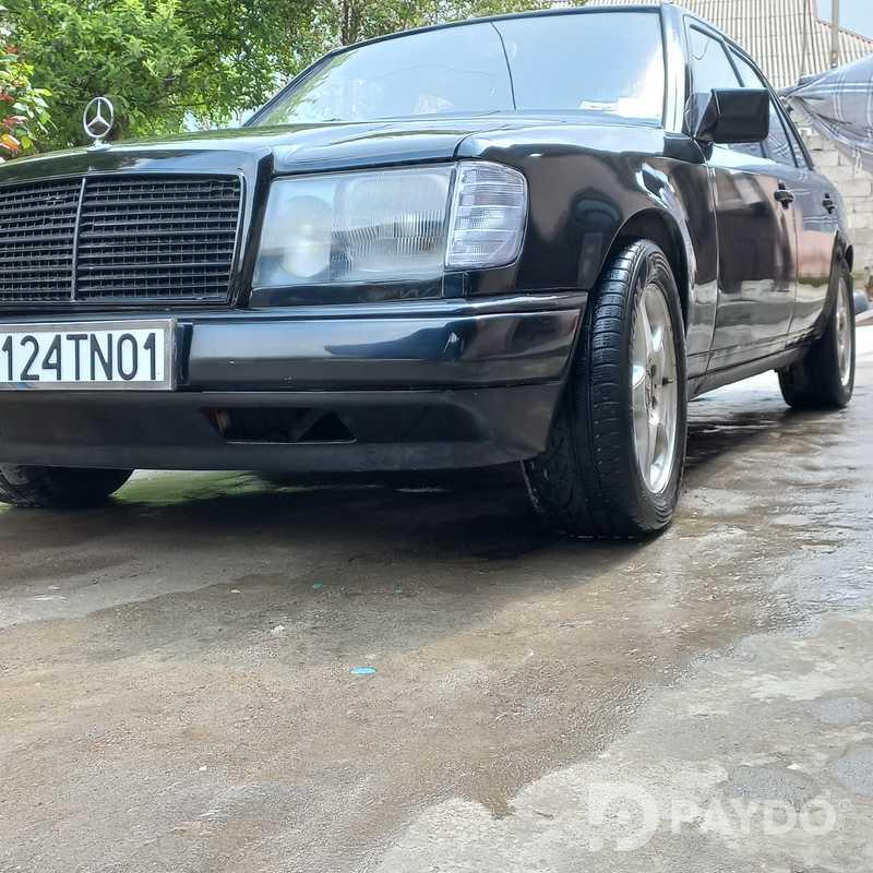 Mercedes-Benz C-class • 1985 y • 2.0 l • Manual • Sedan • Rear-wheel • Petrol