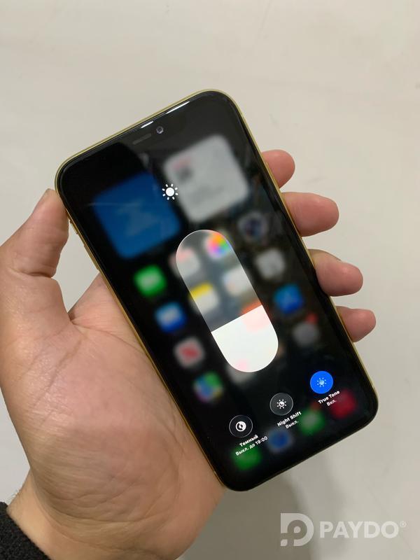 Apple iPhone 11 • 4/64 ГБ • Желтый