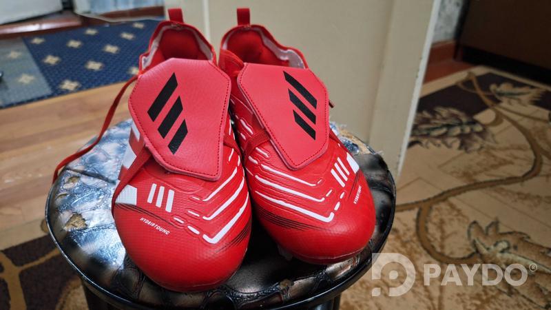 Футбольные бутсы Adidas Predator
