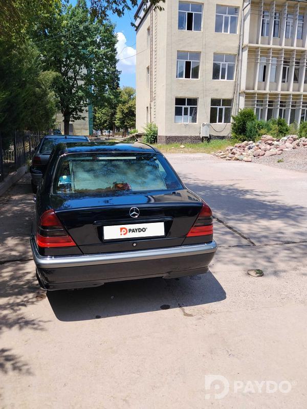 Mercedes-Benz W124 • 1996 г • 2 л • Автомат • Седан • Передний • Бензин