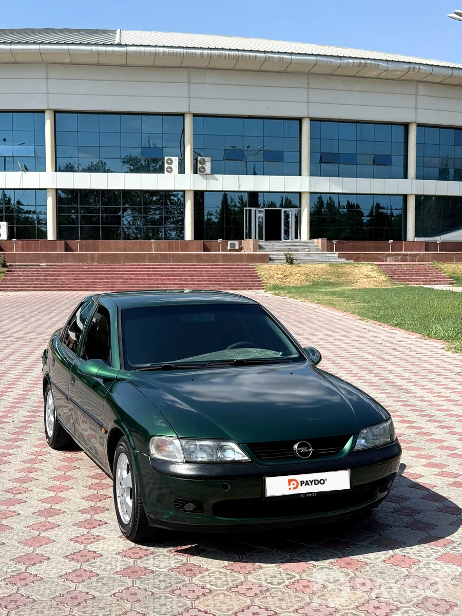 Opel Vectra B • 1997 с • 1.6 л • Механика • Седан • Пеш • Бензин + Газ