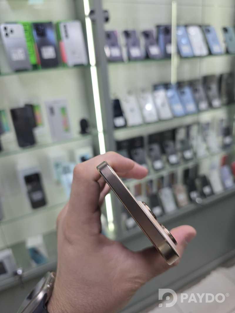 Apple iPhone 16