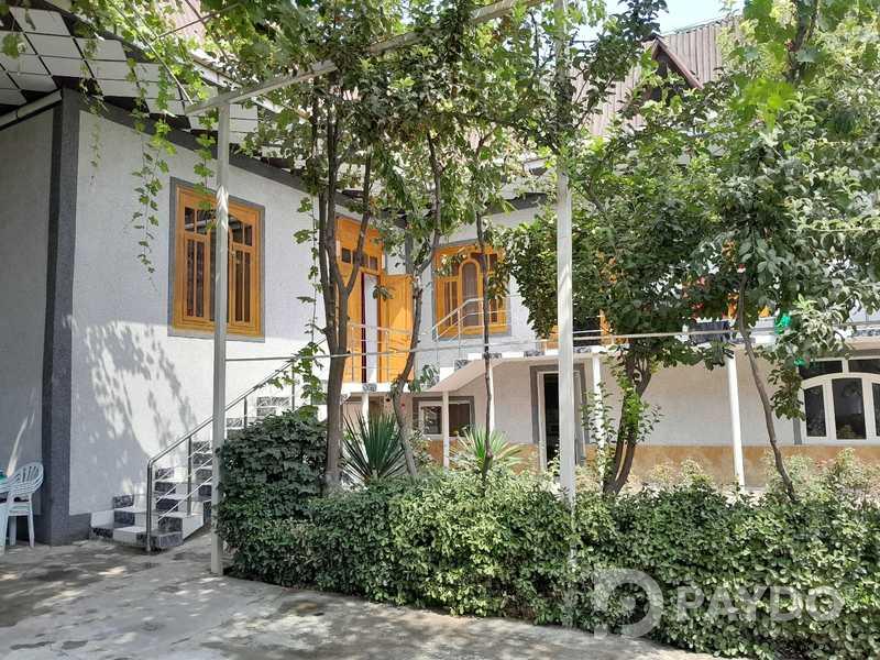 6-комн. • 2 этаж • 800.0 м² • Вторичка