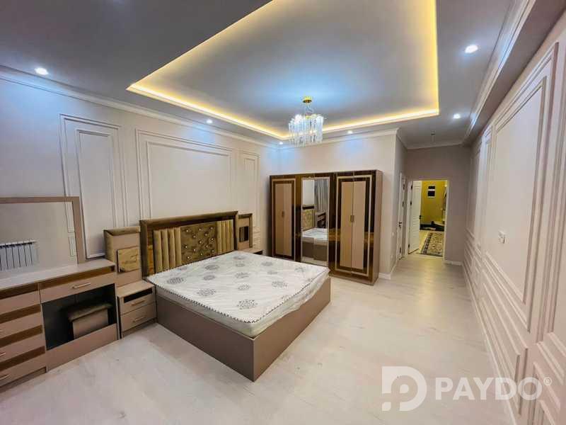 5-комн. • 10 этаж • 180.0 м²