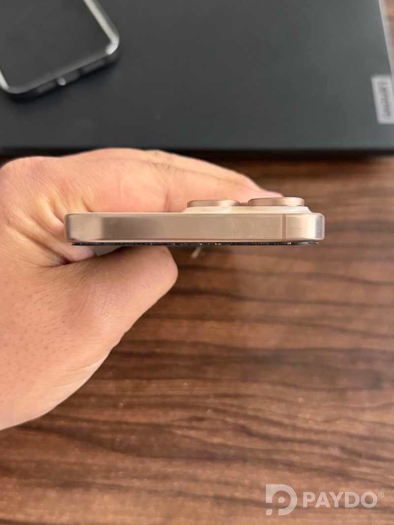 Apple iPhone 16