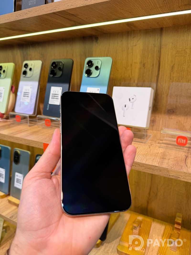 Apple iPhone 16