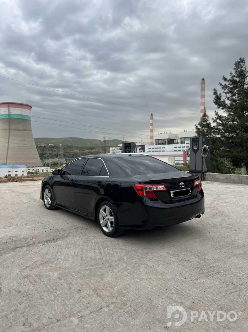 Toyota Camry • 2012 г • 2.5 л • Автомат • Седан • Передний • Бензин