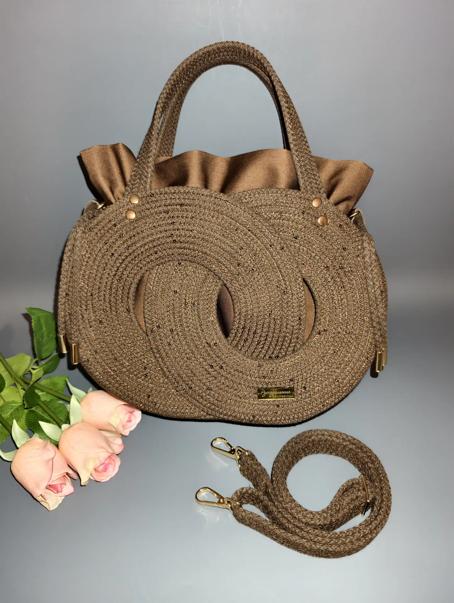 Сумочка ДЕЙРА 👜 в дуэте с мини пайетками. Очень красиво, не хватает слов, чтобы описать эту сумочку 😊