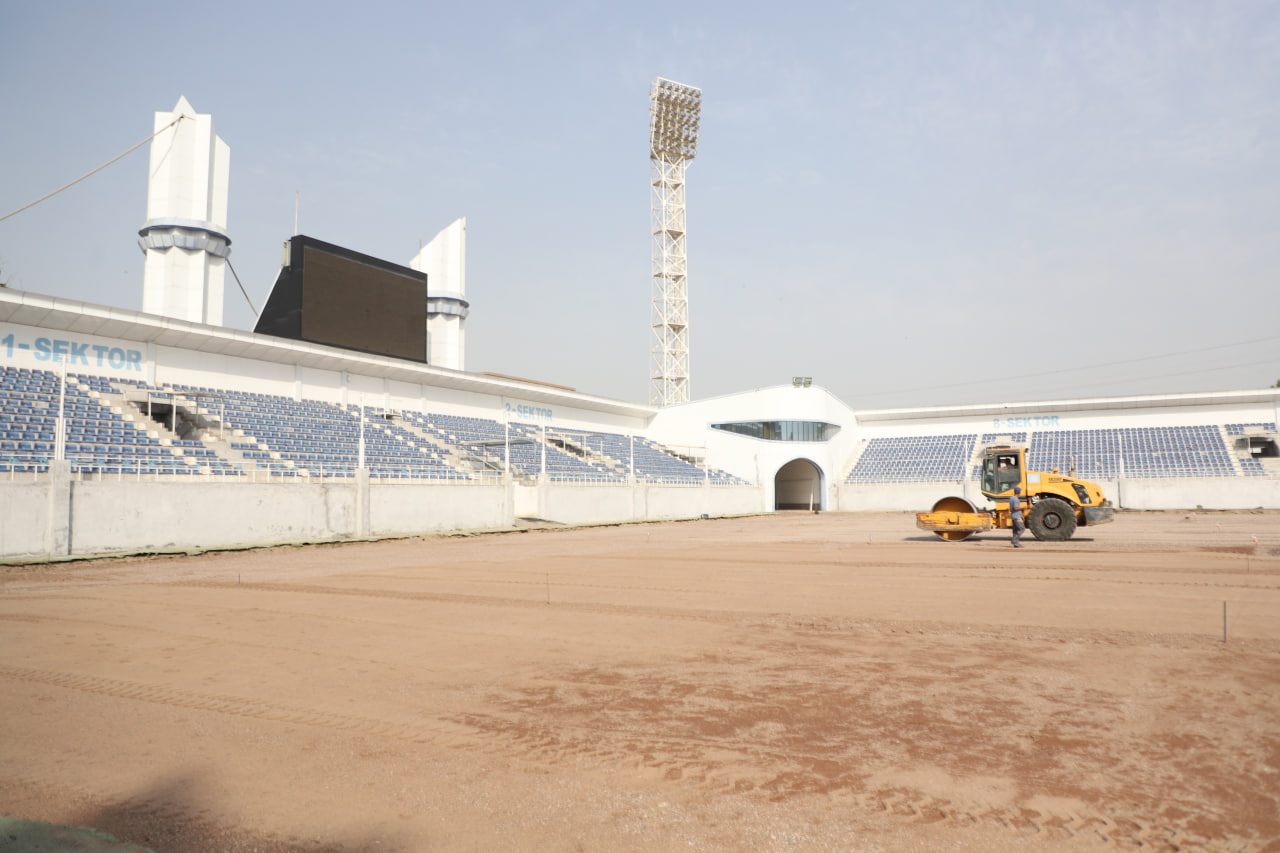 Liga Lokomotiv stadionidagi qurilish ishlari bilan tanishdi