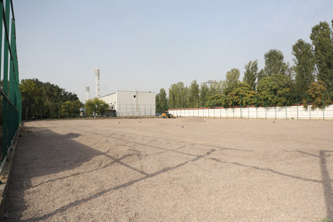 Liga Lokomotiv stadionidagi qurilish ishlari bilan tanishdi