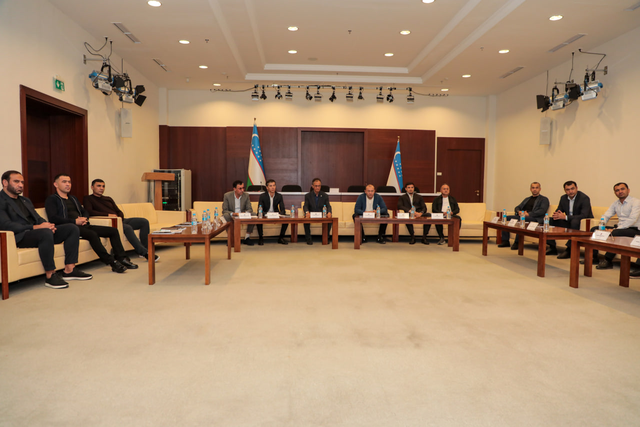 The League hosts strategic meeting with club directors ahead of 2026 season1