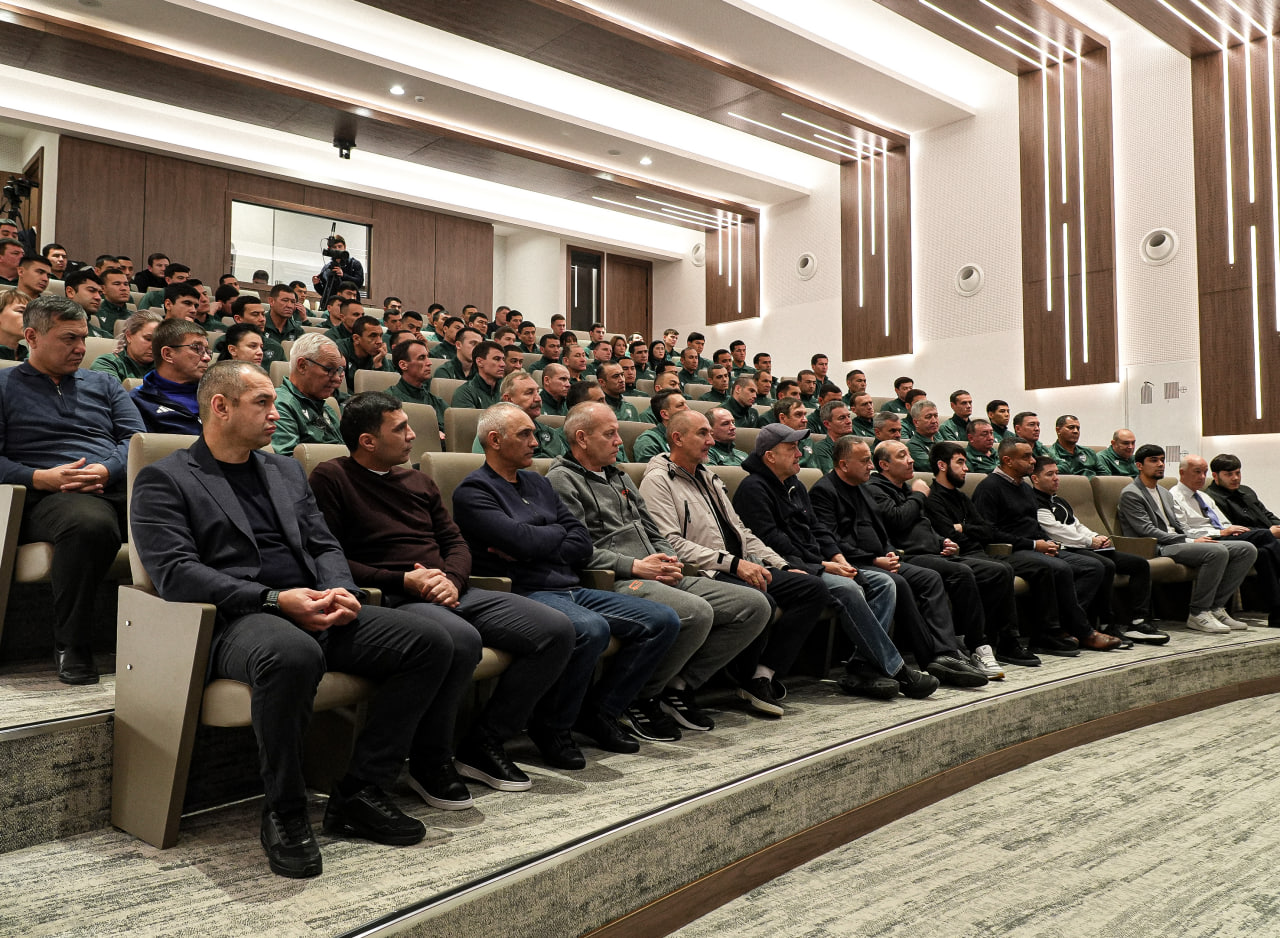 IFAB Texnik direktori Superliga klublari vakillari va hakamlarga futboldagi yangi qoidalar haqida seminar o‘tdi