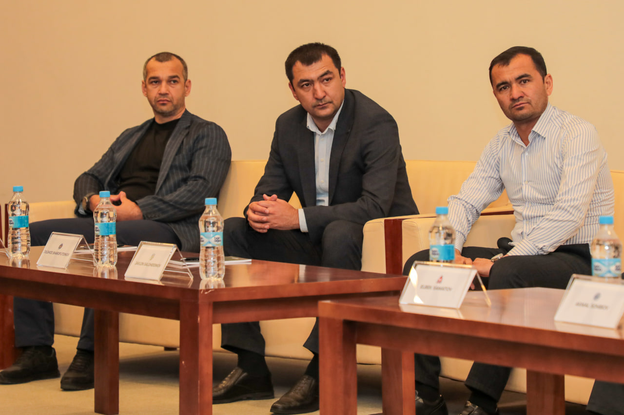 The League hosts strategic meeting with club directors ahead of 2026 season1