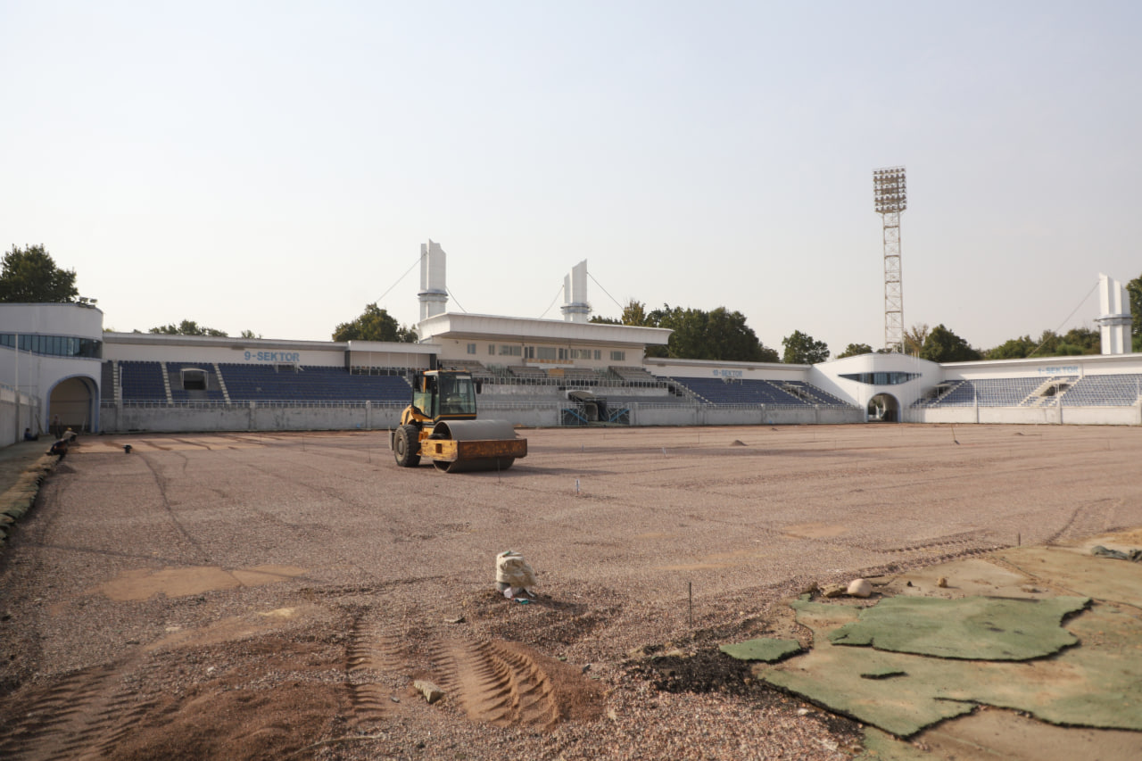Liga Lokomotiv stadionidagi qurilish ishlari bilan tanishdi