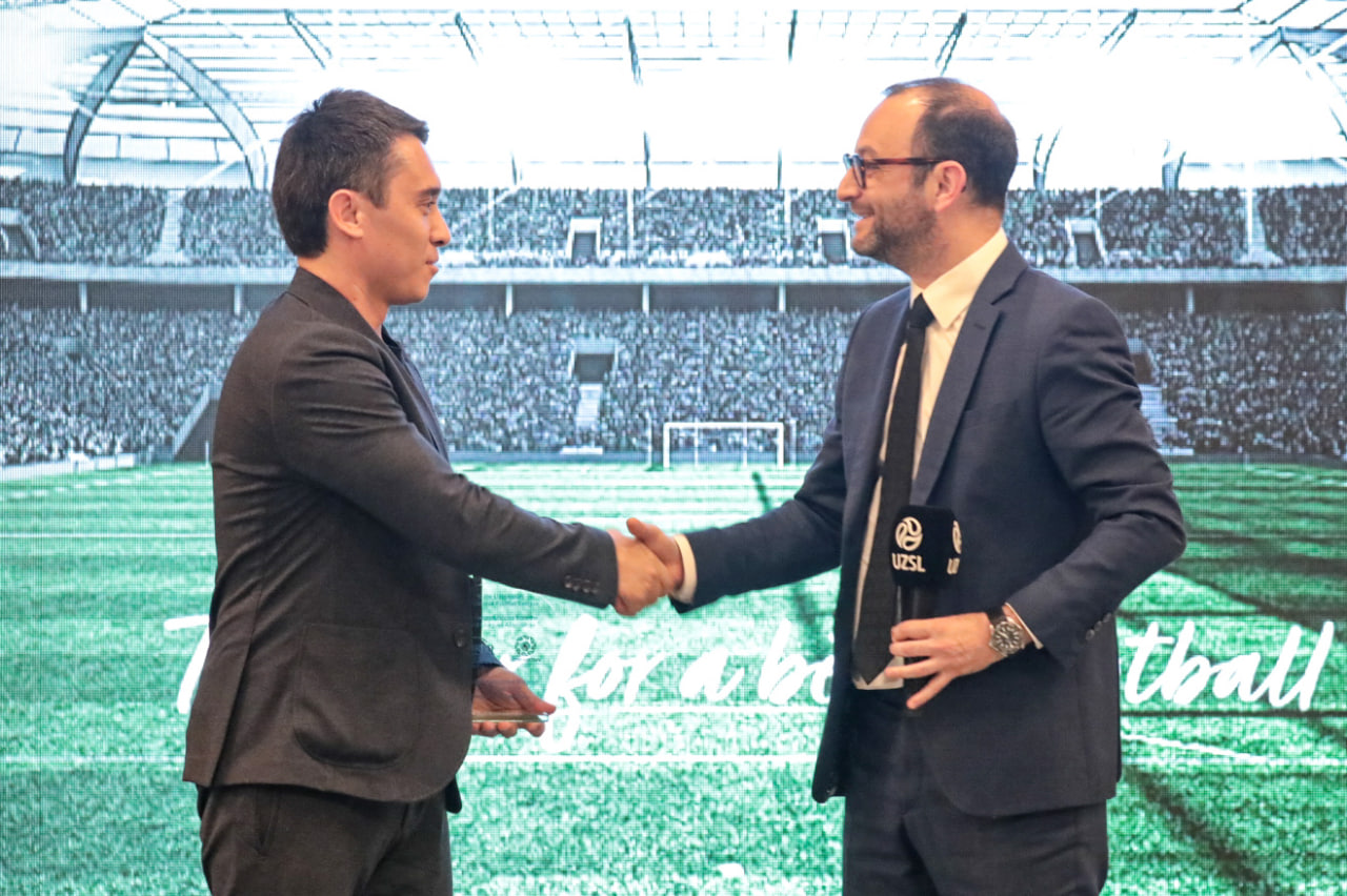 WLA Secretary General Meets with Football Club Executives