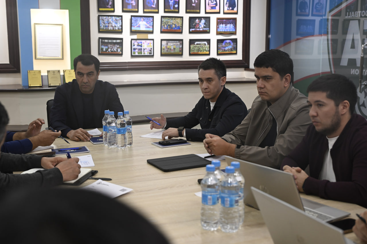 IFAB Technical Director David Elleray to Visit Tashkent in January to Support Anti-Timewasting Initiatives