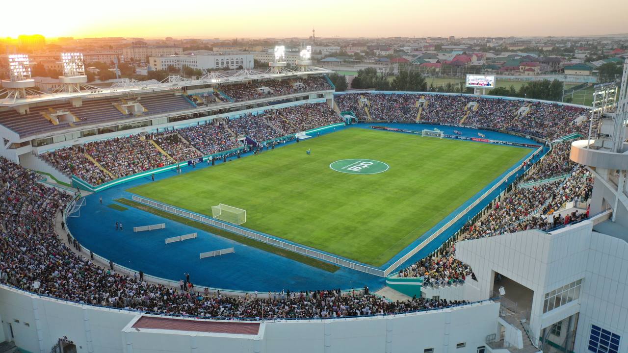 Qarshidagi Markaziy stadion maysasi yangisiga almashtiriladi