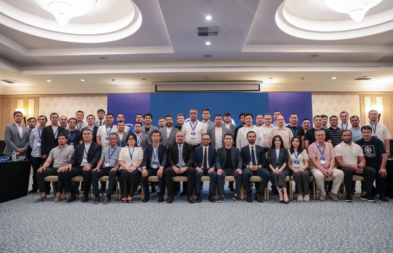 WLA Secretary General Meets with Football Club Executives