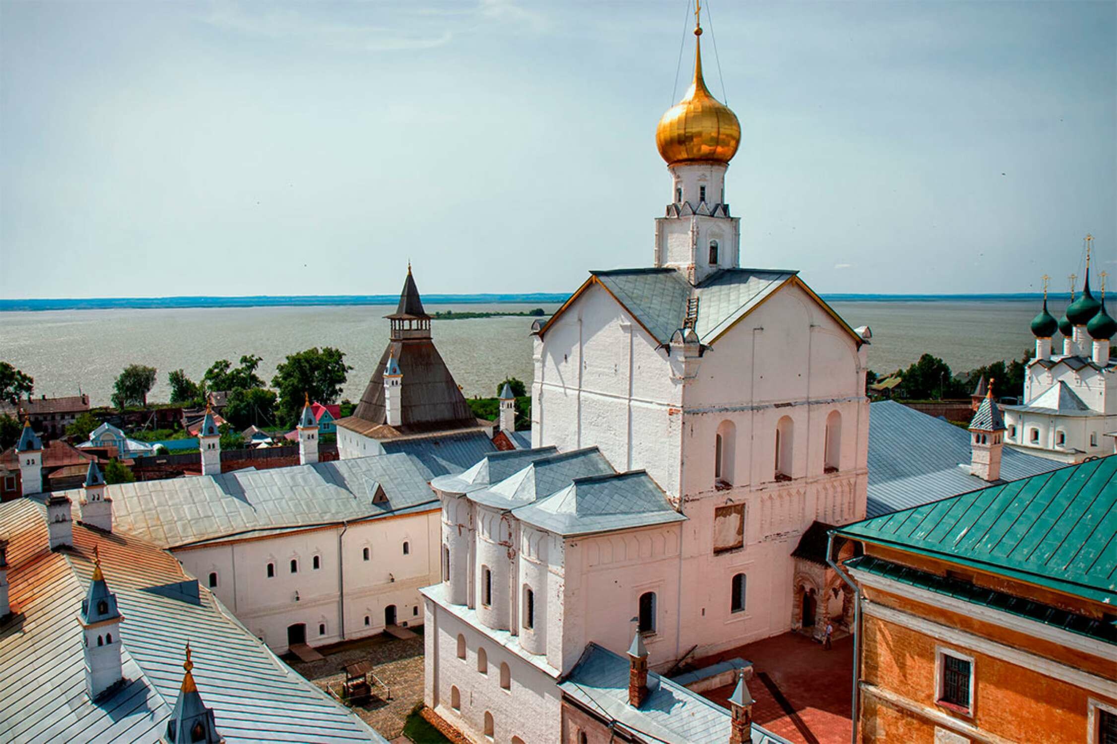 Церковь Спаса на сенях Ростовского Кремля. Церковь Спаса на сенях Ростов. Спаса на сенях Ростов Великий. Храм Спаса на сенях Ростов Великий.