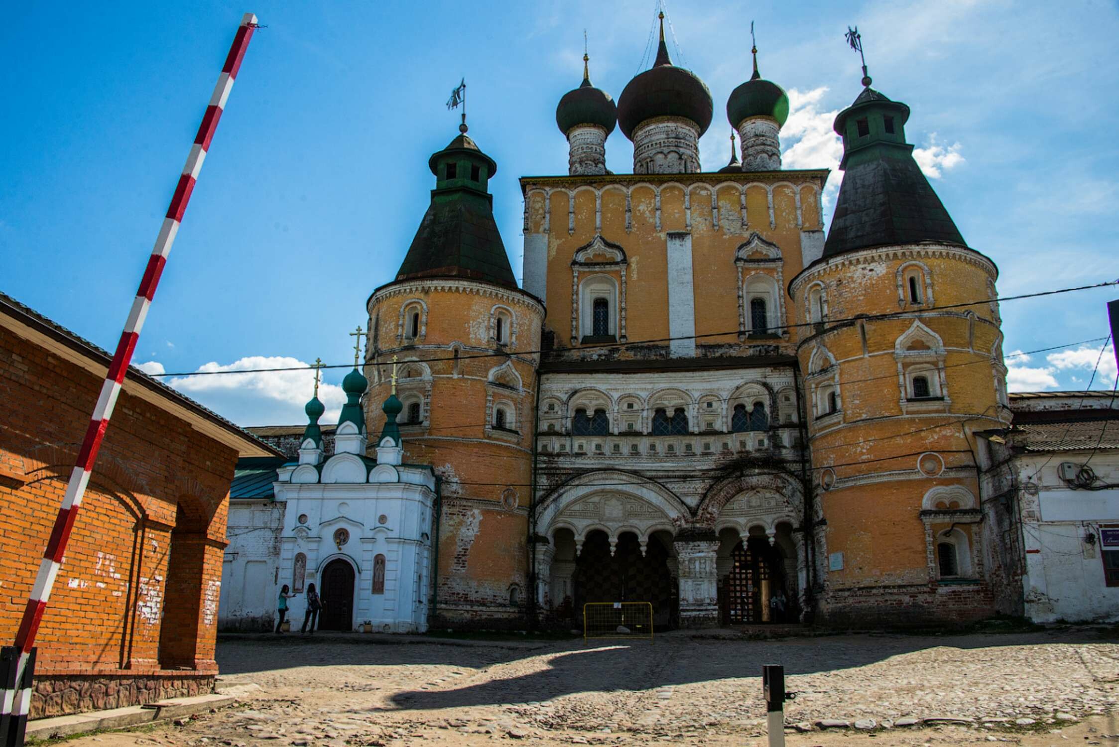 Борисоглебский. Ростов Великий Ростовский Борисоглебский монастырь. Борисоглебский монастырь Борисоглебский. Борисоглебский монастырь в Ростове Великом. Ростов Борисоглебский монастырь собор.