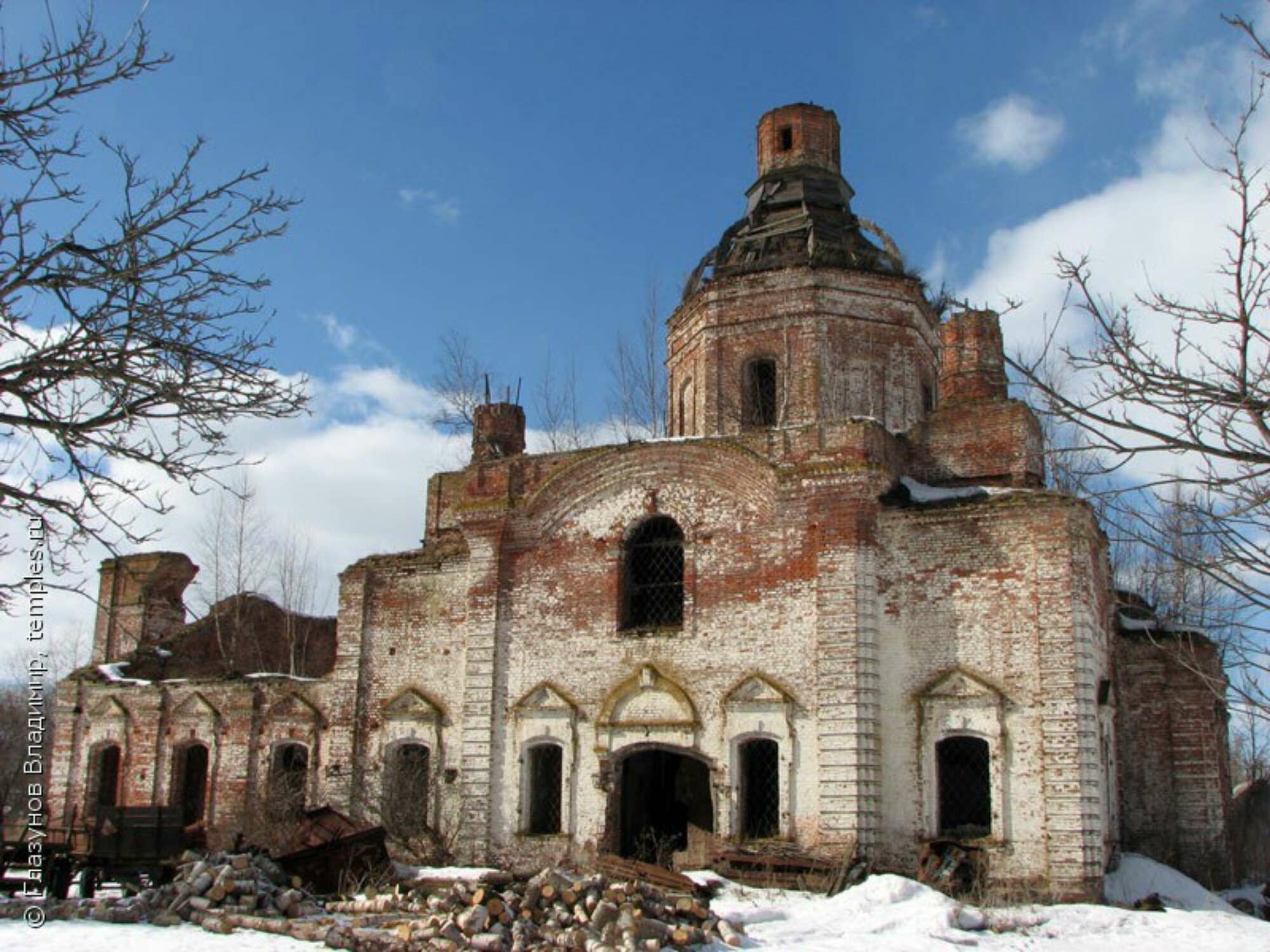 Храм в Вятском Ярославской области