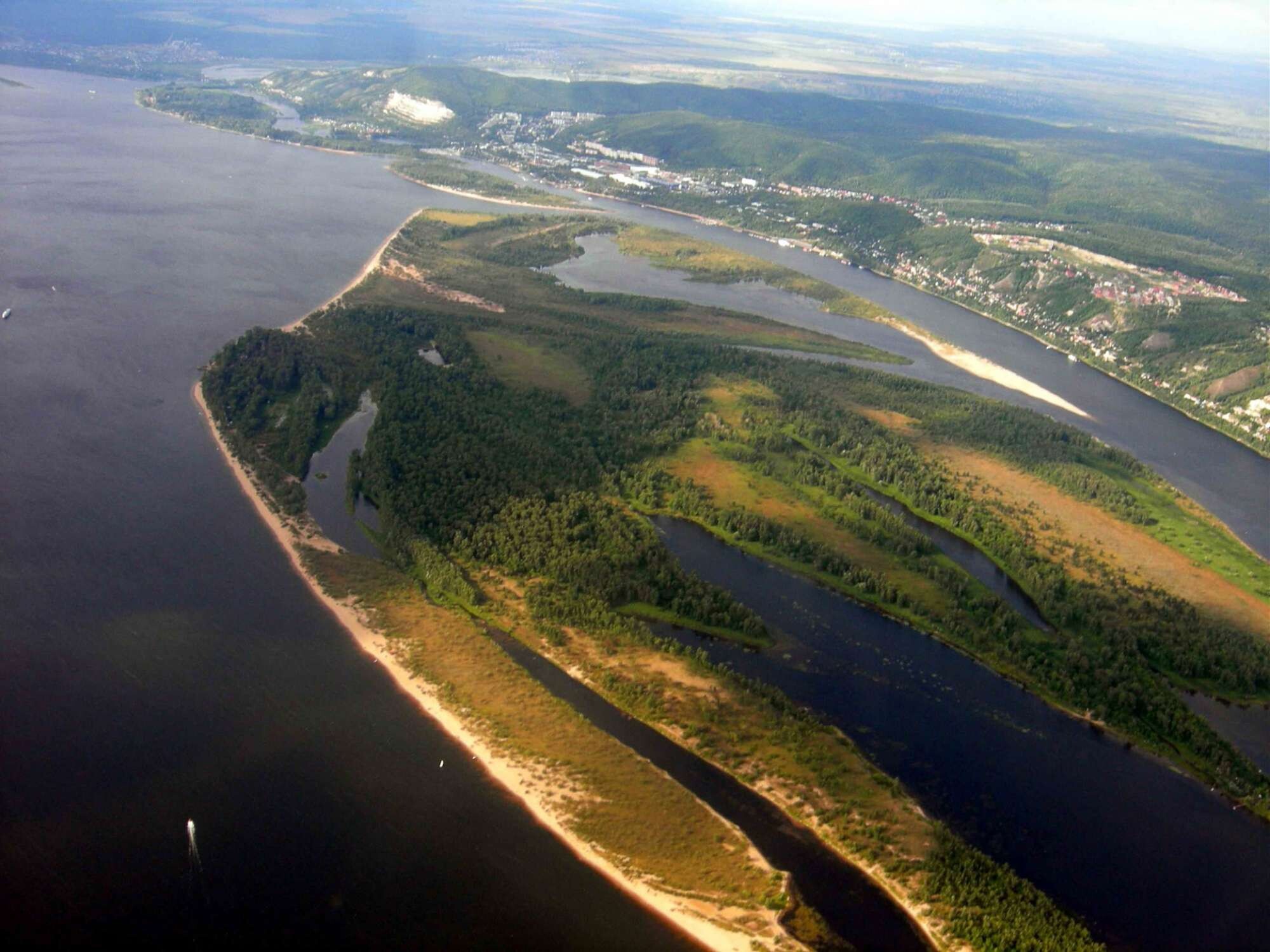 Устье реки. Остров зелененький Самара. Самара Волга остров зелененький. Самарская лука остров зелененький. Остров зелененький сверху Самара.