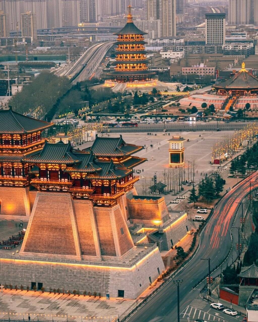 Luoyang city. Luoyang city. Город лоян провинция хэнань. Луоянг китай. Древний лоян.