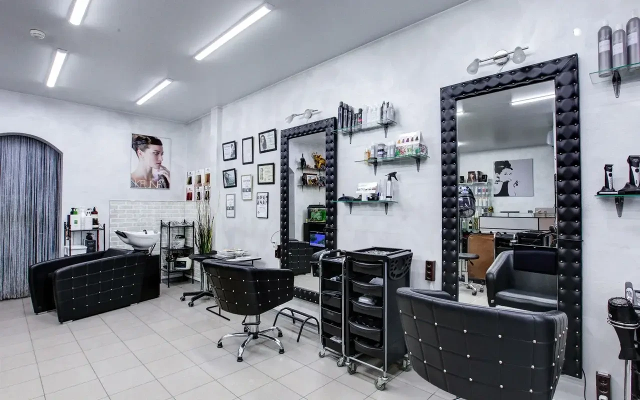 Пирсинг салон новосибирск. Bute Salon karcina. Салон пирсинга проспект Просвещения.