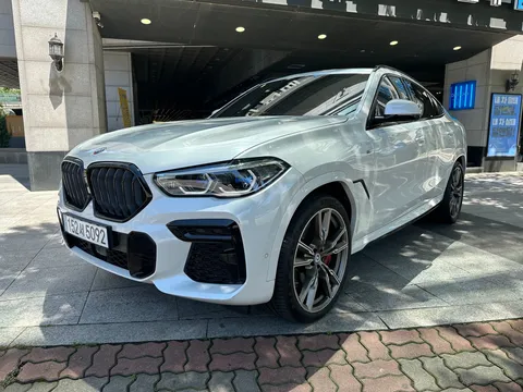 2023 BMW X6 M50i