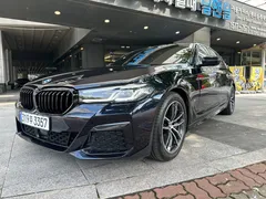 2023 BMW 5-Series 520i M Sport — фото 1
