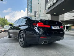 2023 BMW 5-Series 520i M Sport — фото 2