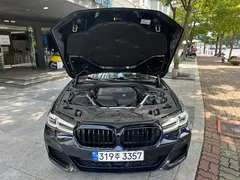 2023 BMW 5-Series 520i M Sport — фото 6