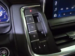 2022 ChevroletGMDaewoo Tahoe 6.2 High Country 4WD, чёрный — фото 17