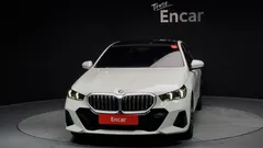 2024 BMW 5-Series 520i M Sport — фото 3
