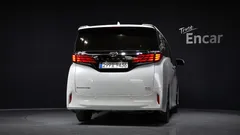 2024 Toyota Alphard 2.5 HEV Executive AWD, белый — фото 4