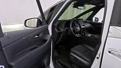 2024 Toyota Alphard 2.5 HEV Executive AWD, белый — фото 10
