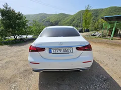 2022 Mercedes-Benz E-Class E350 4MATIC Avantgarde — фото 4