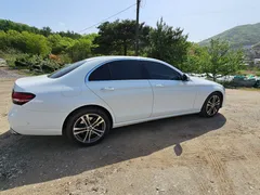 2022 Mercedes-Benz E-Class E350 4MATIC Avantgarde — фото 5