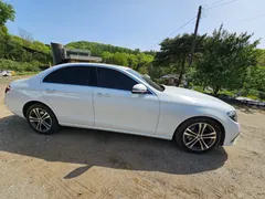 2022 Mercedes-Benz E-Class E350 4MATIC Avantgarde — фото 6
