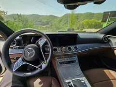 2022 Mercedes-Benz E-Class E350 4MATIC Avantgarde — фото 17