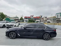 2023 BMW 5-Series 530e M Sport — фото 2