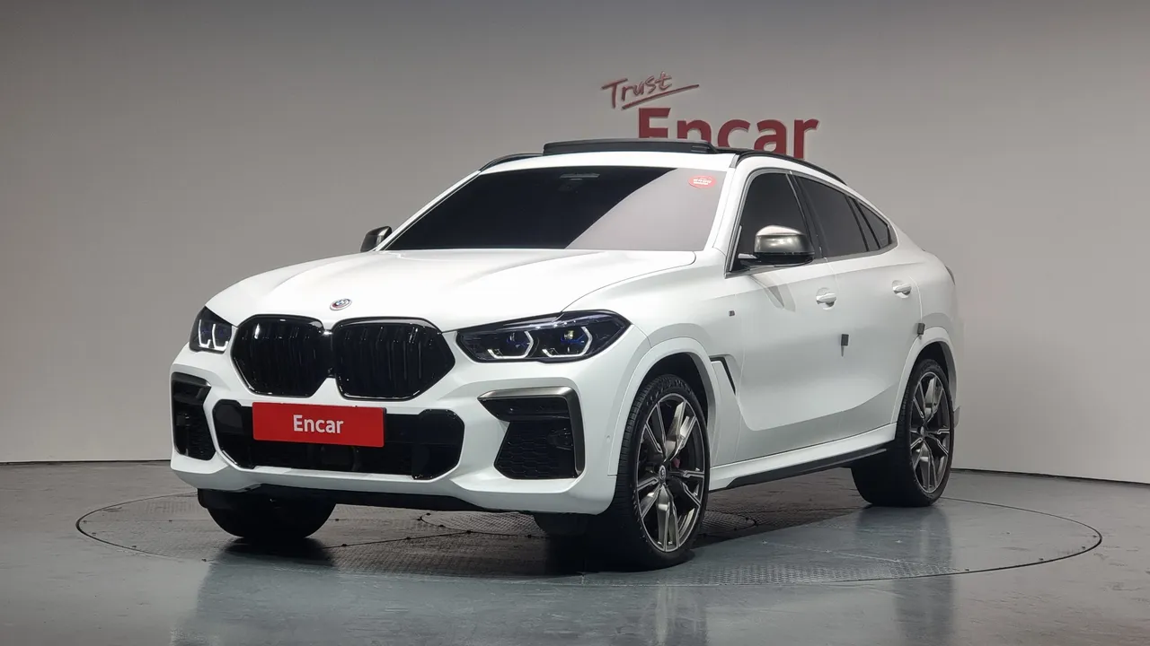 2023 BMW X6 M50i