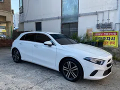 2022 Mercedes-Benz A-Class A220 Hatchback — фото 3