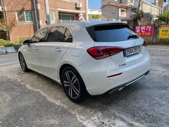 2022 Mercedes-Benz A-Class A220 Hatchback — фото 14