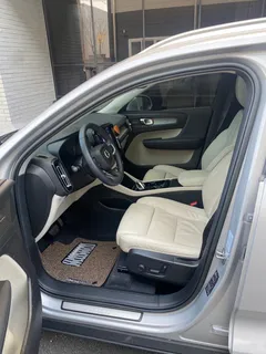 2023 Volvo XC40 B4 Ultimate Bright — фото 5