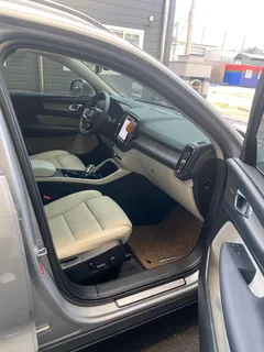 2023 Volvo XC40 B4 Ultimate Bright — фото 6