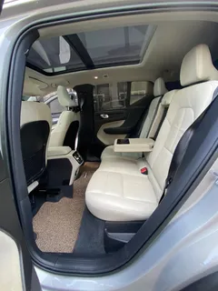 2023 Volvo XC40 B4 Ultimate Bright — фото 7