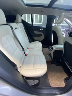 2023 Volvo XC40 B4 Ultimate Bright — фото 9