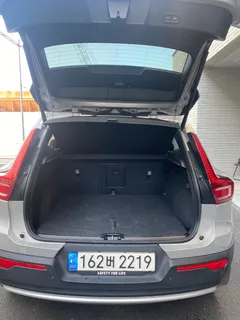 2023 Volvo XC40 B4 Ultimate Bright — фото 18